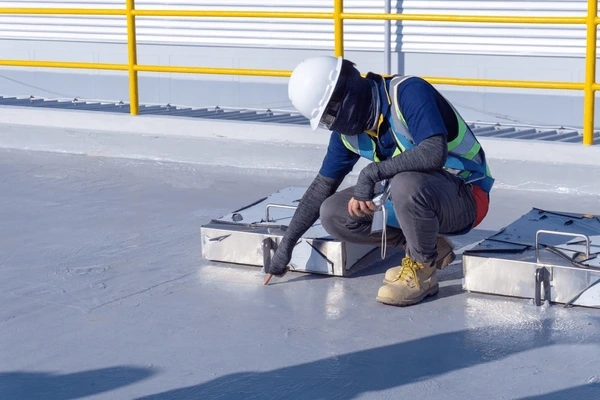 engineer-working-inspection-damaged-roof-600nw-2511291525